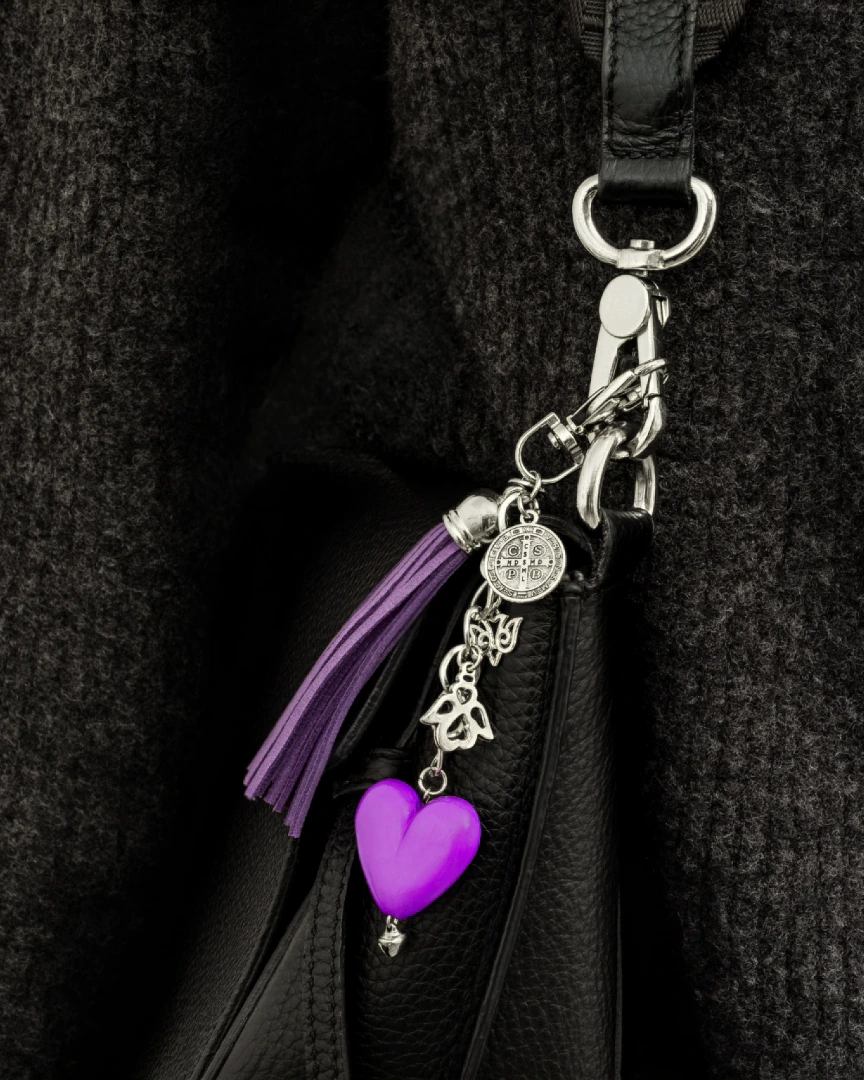 Bendición de Bolso – Violeta – Llavero Charm San Benito - Imagen 2